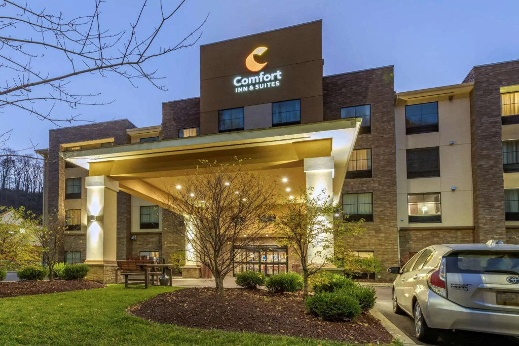 photo 1 of Comfort Inn & Suites Pittsburgh South