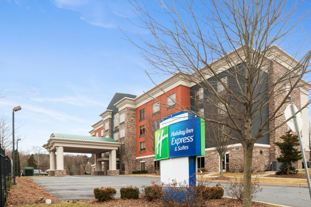 photo 1 of Holiday Inn Express and Suites - Stroudsburg