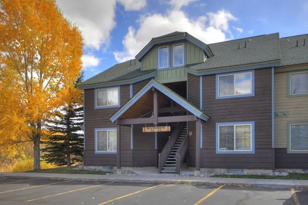 photo 1 of Tarn Landing #c-4 2 Bedroom Condo by RedAwning