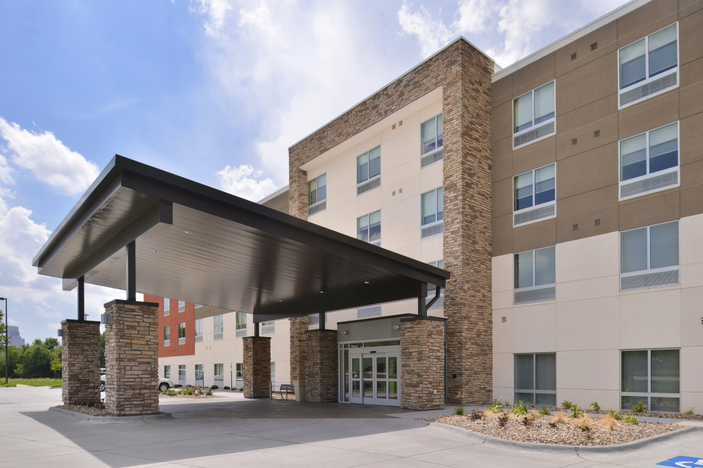 photo 1 of Holiday Inn Express & Suites Omaha Airport