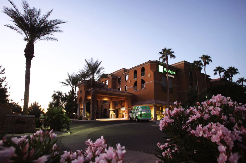 photo 1 of Holiday Inn Phoenix - Chandler by IHG