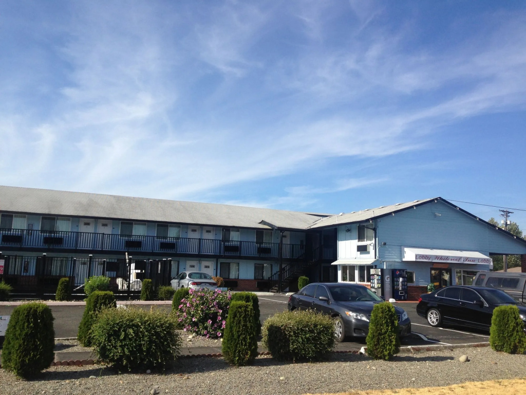 photo 1 of Travelodge by Wyndham Tacoma Near McChord AFB