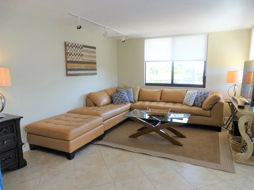photo 1 of 101 - Excelsior 2 Bedrooms 2 Bathrooms Condo