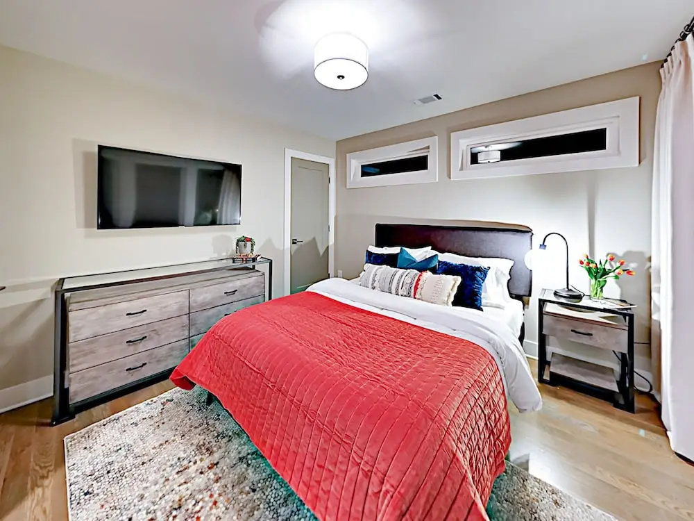 photo 1 of 1011A 12th Ave North - 3 Br Townhouse