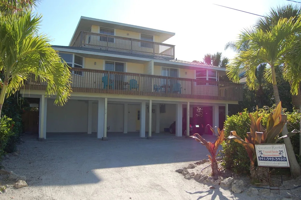 photo 1 of 1012 Point of Rocks Road 3 Bedrooms 3 Bathrooms Duplex