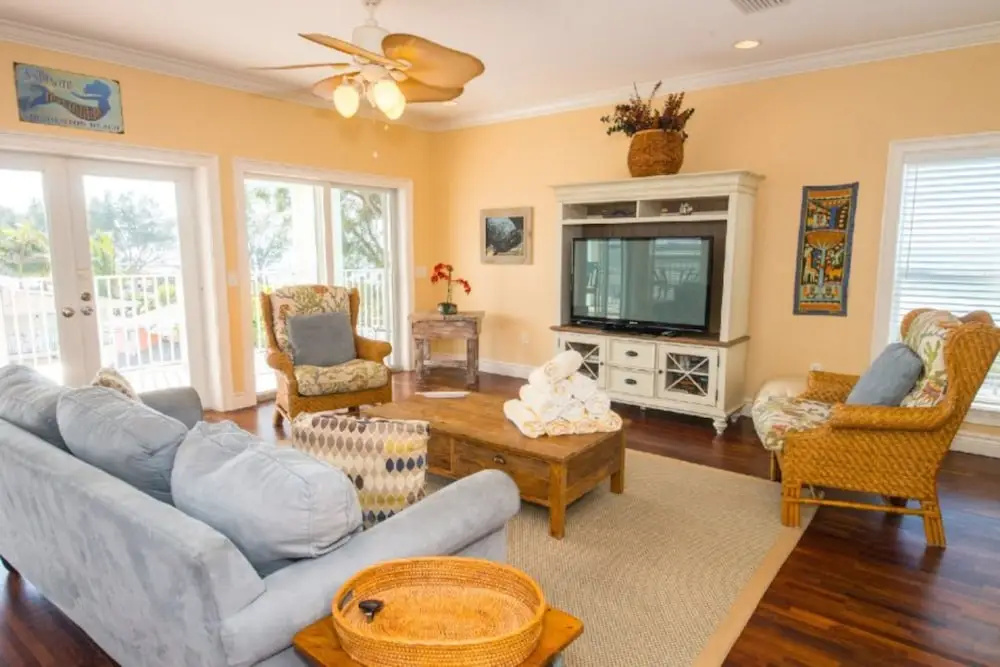 photo 1 of 102 6th St S- Upstairs 3 Bedroom Home by RedAwning