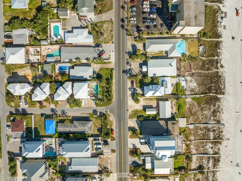 photo 1 of 104 Derondo St - Cs the Day
