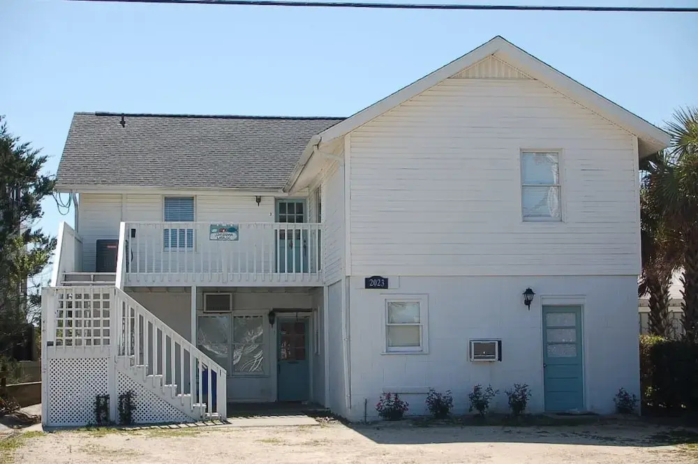 photo 1 of 1043-1 Parham, Downstairs - 3 Br Apts