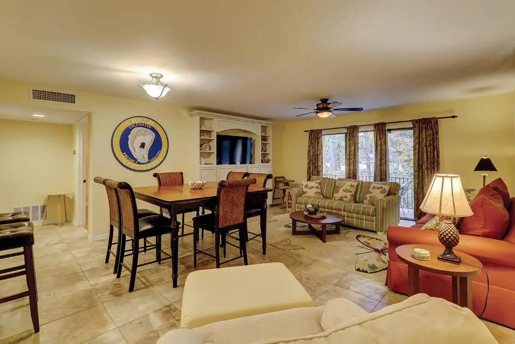 photo 1 of 105 Beckenham 2 BR Port Royal Beach