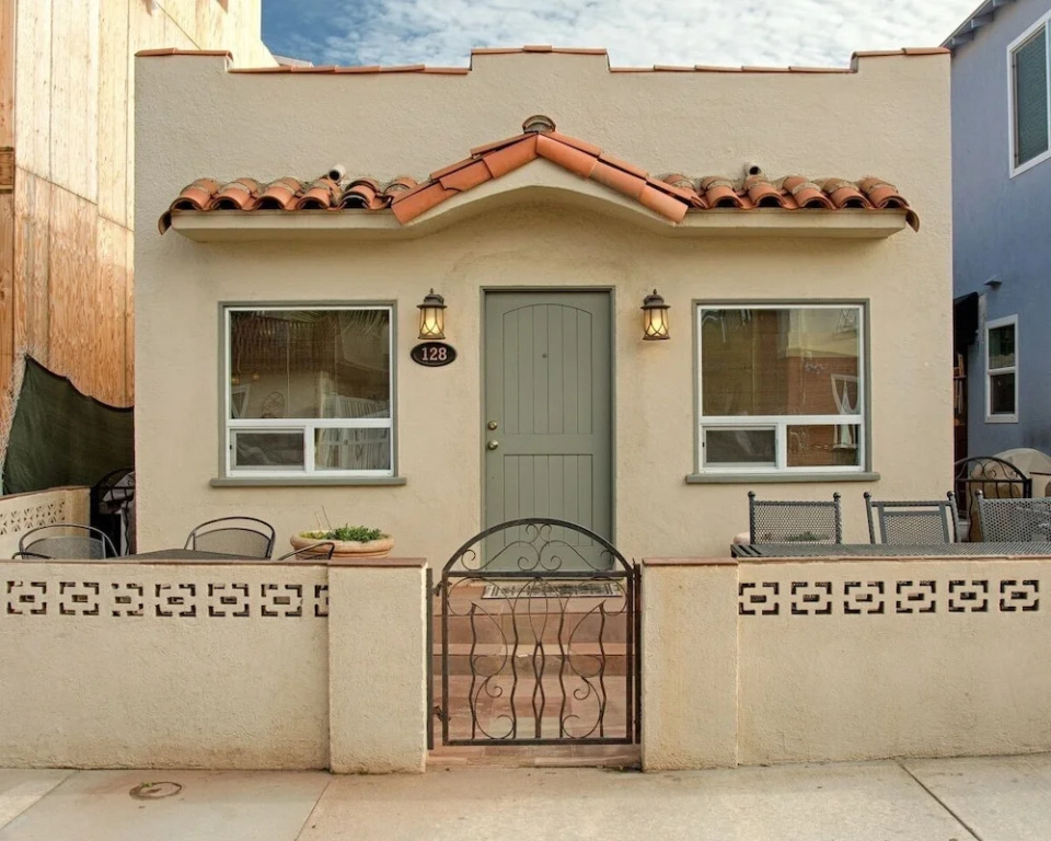 photo 1 of 128 39th ABC 5 Bedrooms 3 Bathrooms Villa