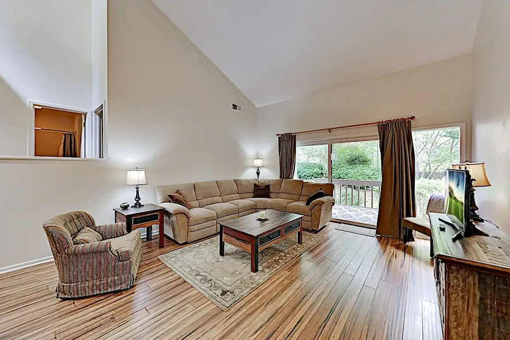 photo 1 of 147westd 2 Bedroom Condo