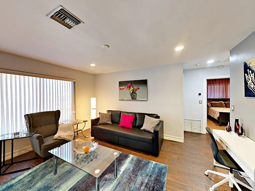 photo 1 of 1500 SW 22nd Street Home 3 Bedrooms 2 Bathrooms Home