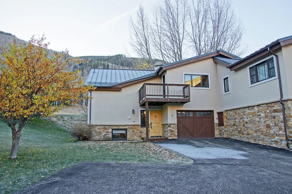 photo 1 of 1546 Matterhorn Cir 6 5 Bedroom Home