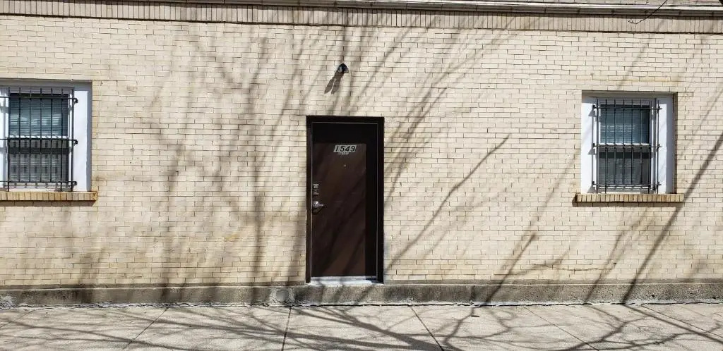 photo 1 of 1549 North Maplewood Avenue