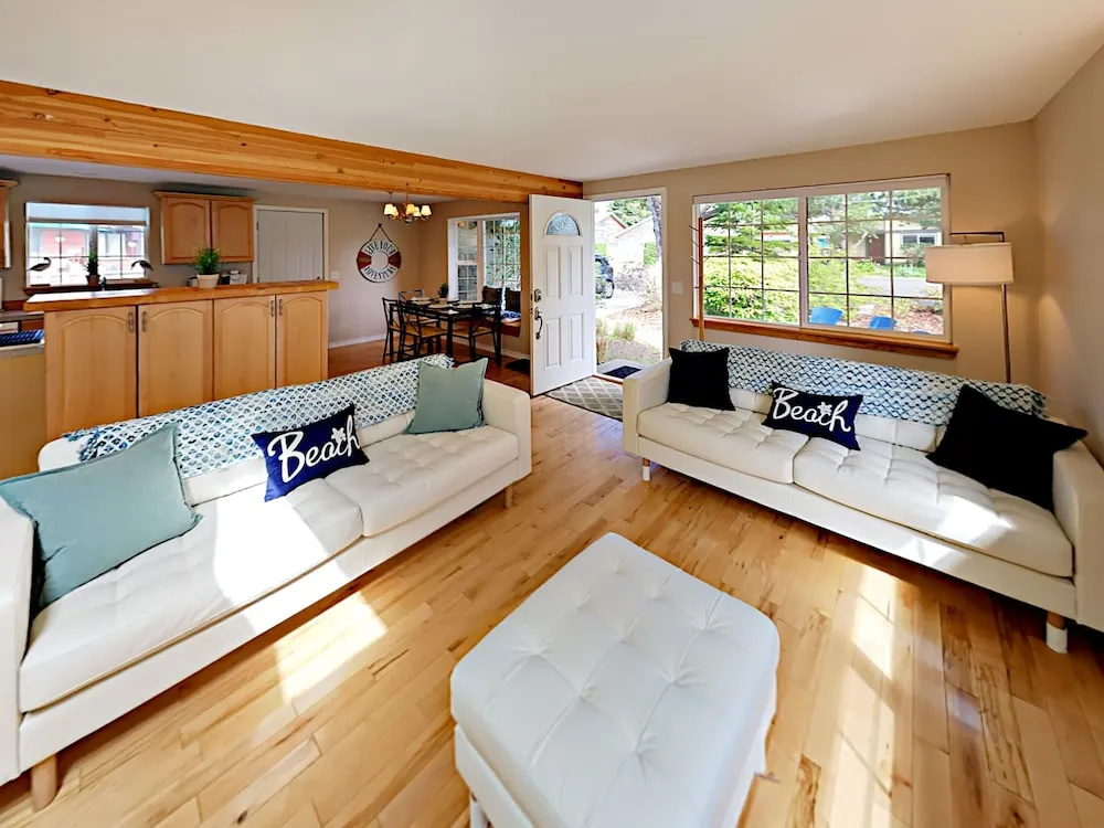 photo 1 of 1638 S Edgewood St Home 3 Bedrooms 1 Bathroom Home