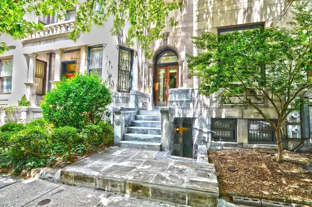 photo 1 of 1729 Northwest Apartment #1057 - 1 Br Apts