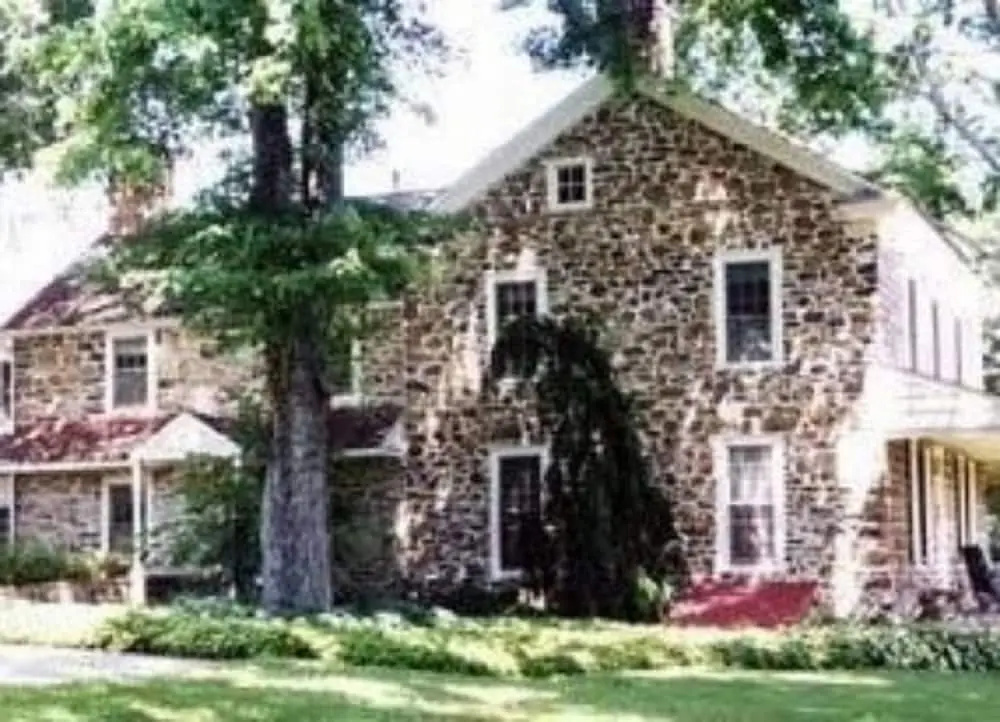 photo 1 of 1732 Folke Stone Bed and Breakfast
