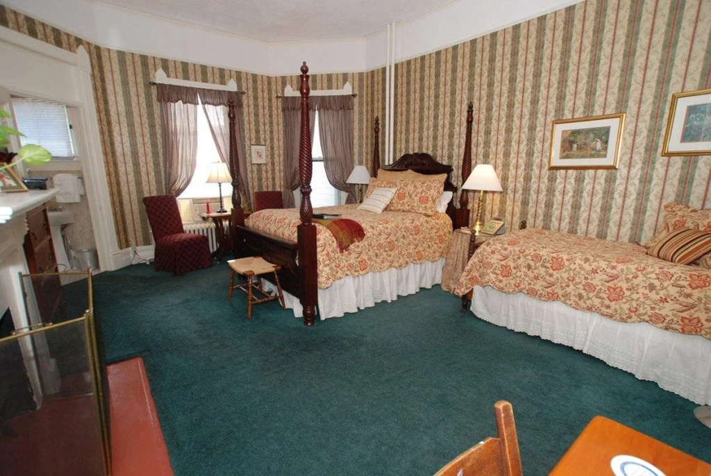 photo 1 of 1898 Waverly Inn