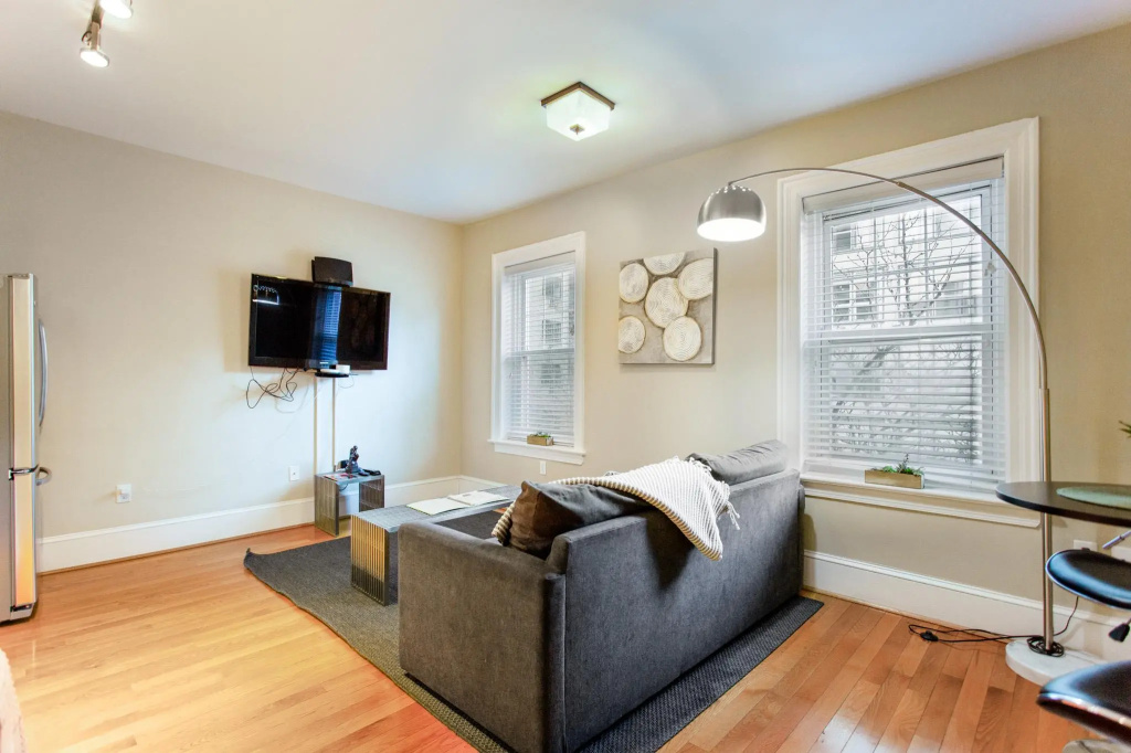 photo 1 of 1955 Rittenhouse - 3F