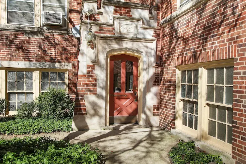 photo 1 of 1-Bedroom Nice Apartment in Skokie