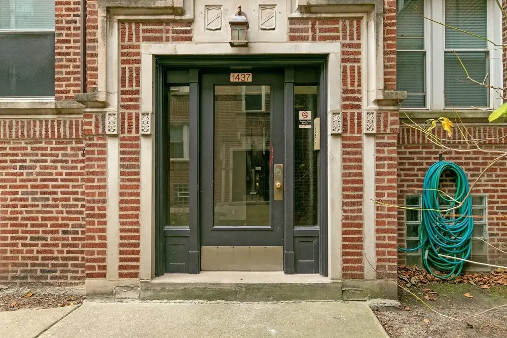 photo 1 of 1BR Apt with King Bed in Rogers Park