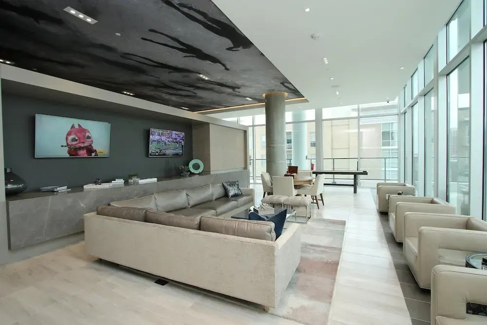 photo 1 of 1BR Business Suite w/ Pool Near Downtown