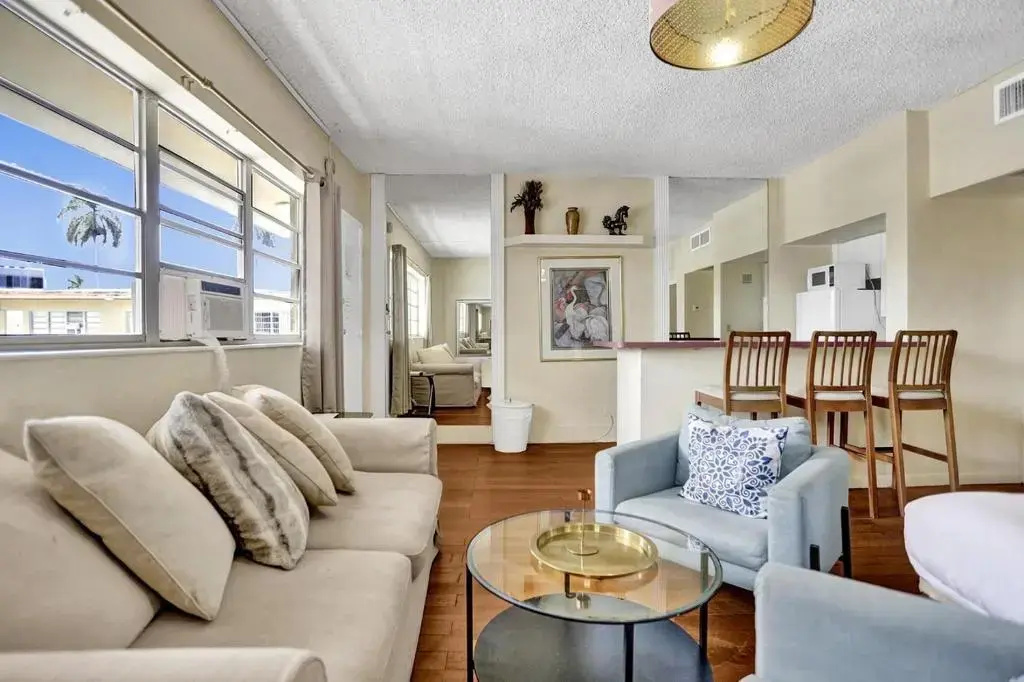 photo 1 of 1BR1BATH GORGEOUS HALLANDALE BEACH with POOL and FREE PARKING