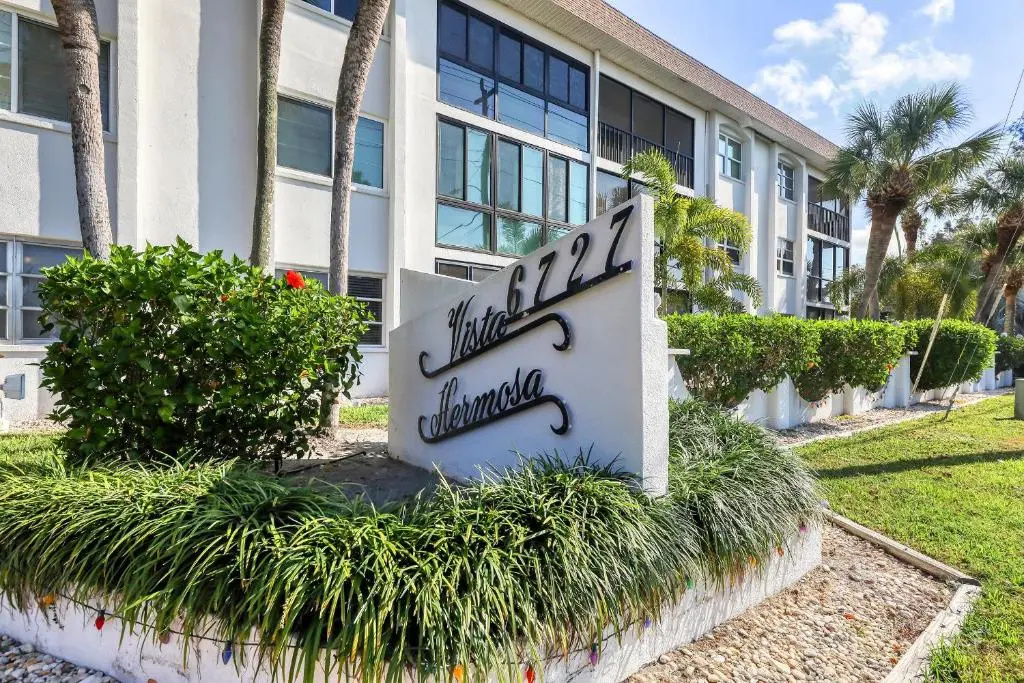 photo 1 of 2 Bed 2 Bath Centrally Located