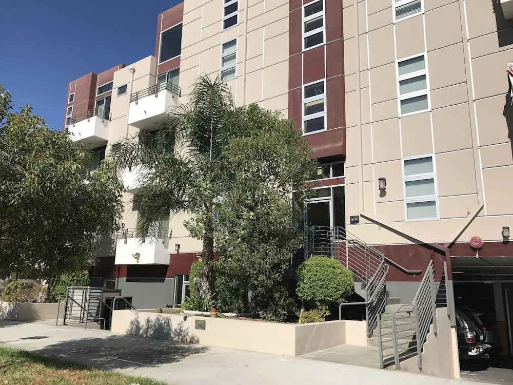 photo 1 of 2 Bed 2 Bath in Studio City