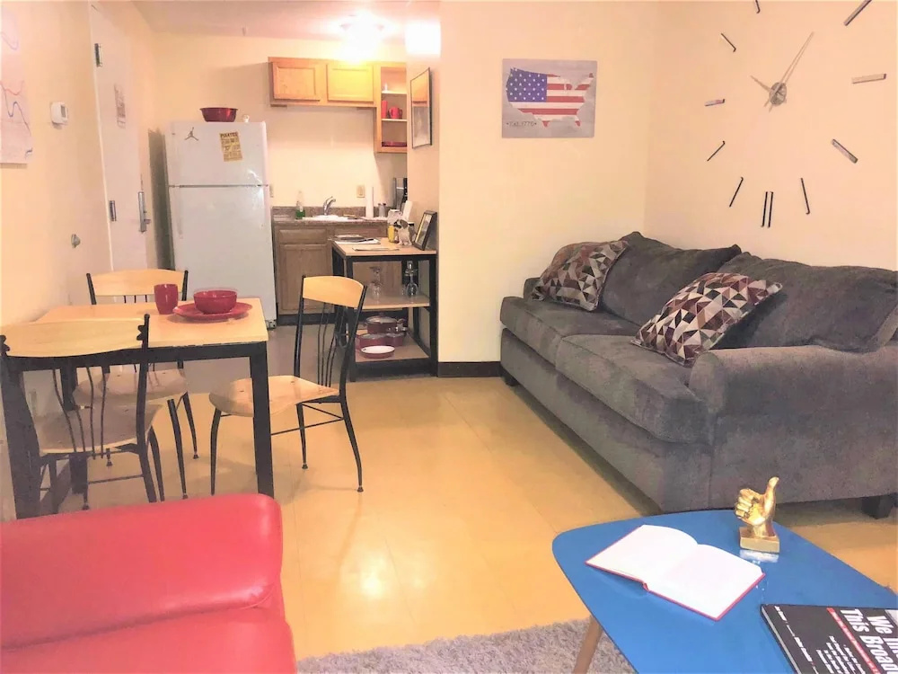 photo 1 of 2 Bedroom Downtown Apt Friends Families Ideal