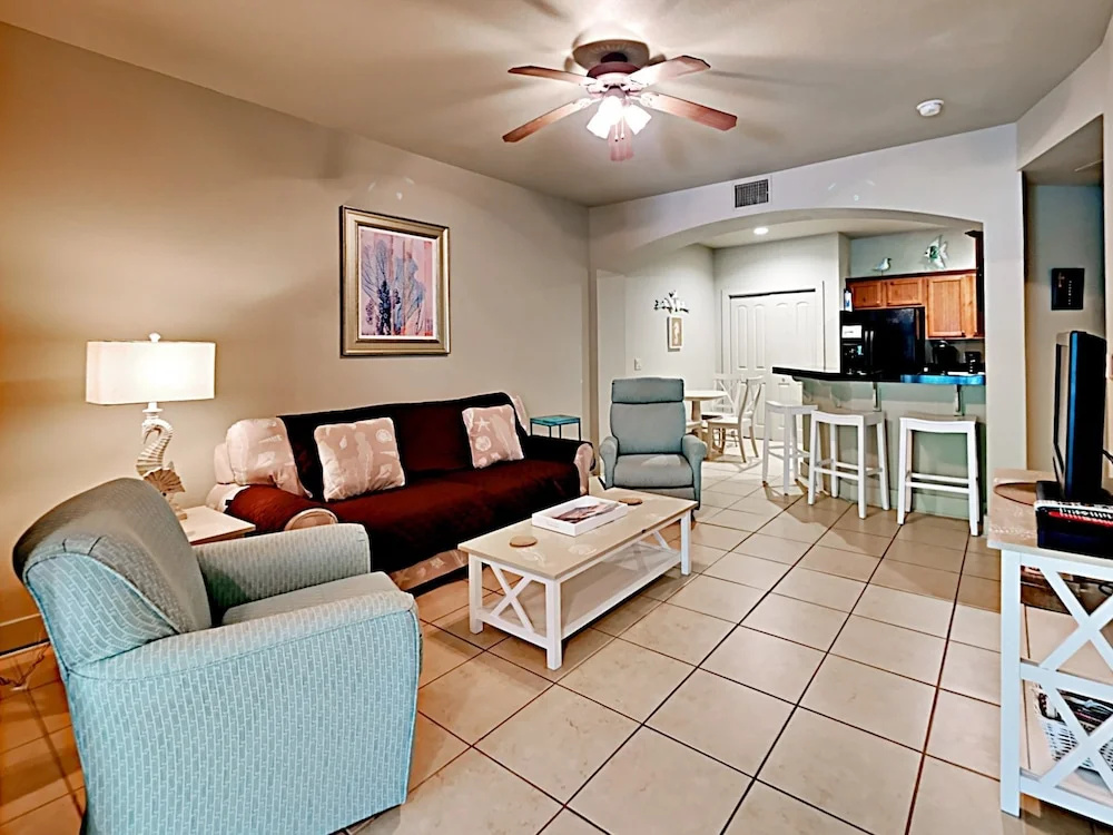 photo 1 of 20050 East Oak Rd Condo Unit 1108