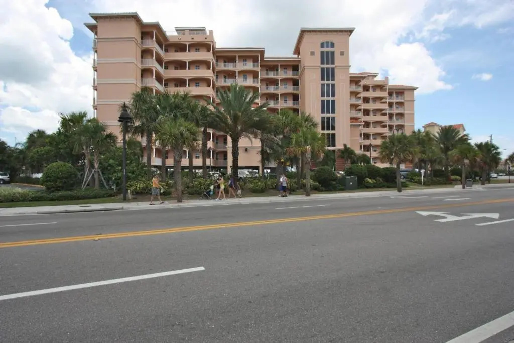 photo 1 of 206 Harborview Grande