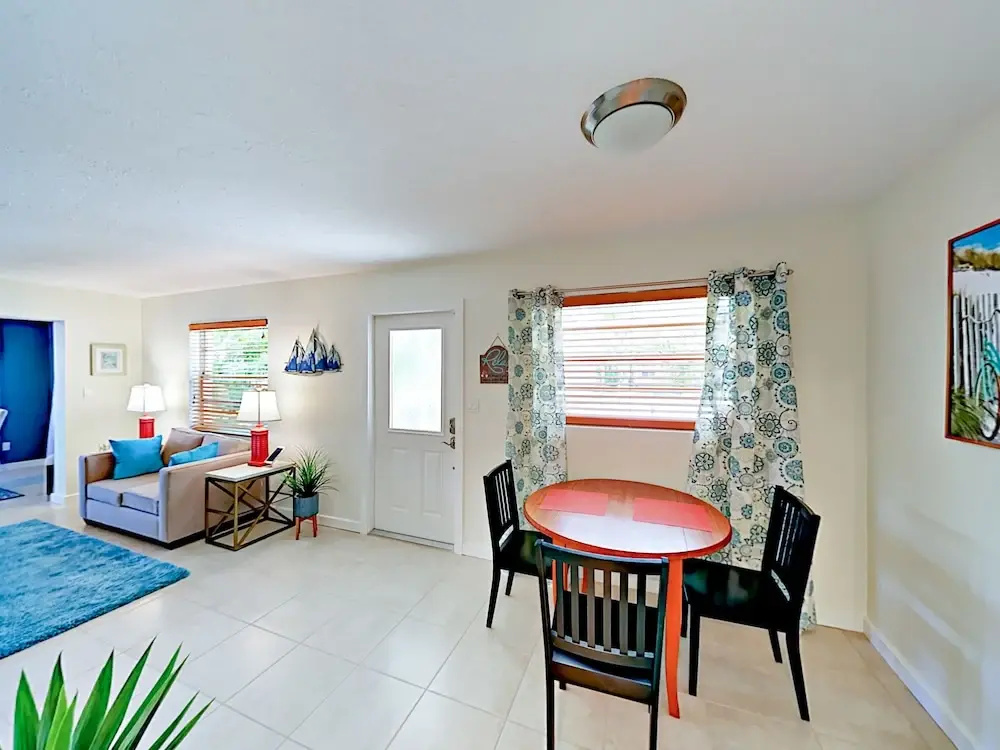 photo 1 of 2123 Temple St Home 3 Bedrooms 2 Bathrooms Home