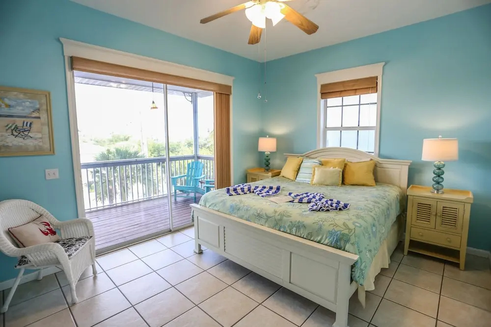 photo 1 of 26653 Hickory Blvd.