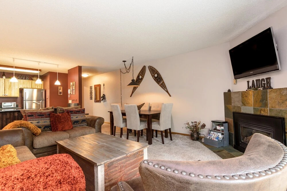 photo 1 of 288 W Beaver Creek Blvd Condo Unit H1 - 2 Br condo by RedAwning