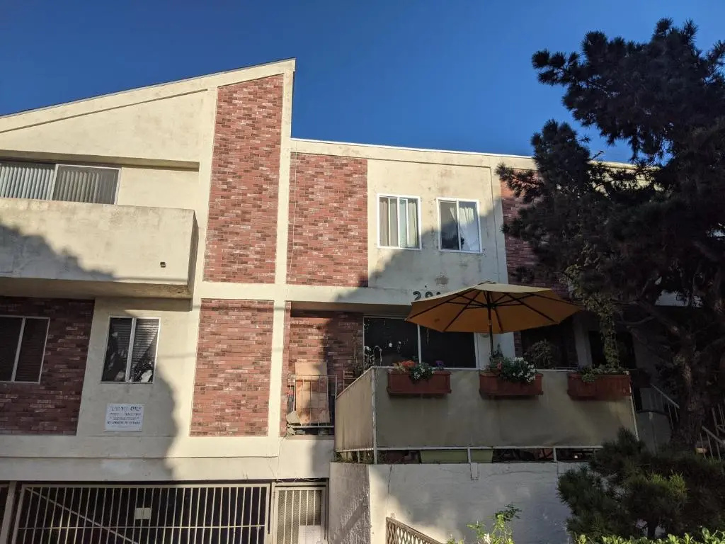 photo 1 of 2Bedroom with Den and 2BA 4 Blocks to Santa Monica Beach