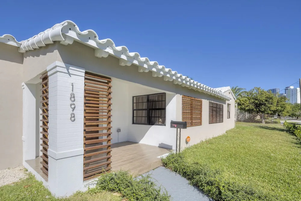 photo 1 of 2BR 2BA Miami House by JOS17