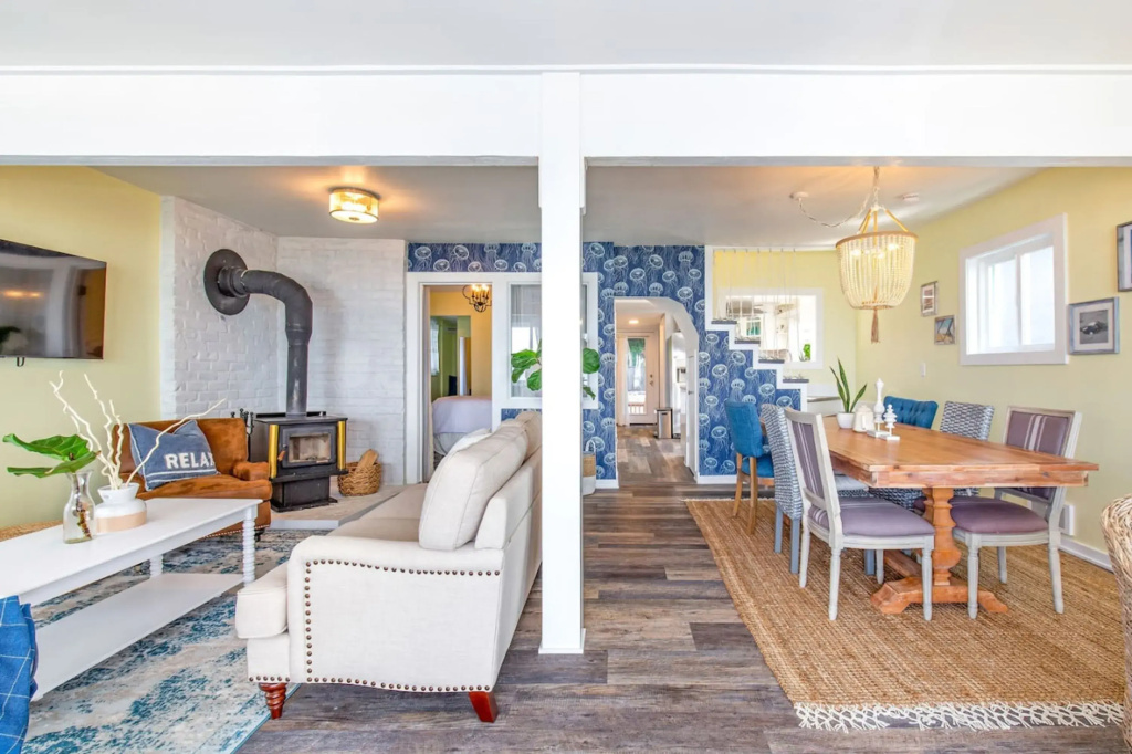 photo 1 of 2BR 2BA The Waterfront Gray on Alki Beach EXT STAY, Seattle