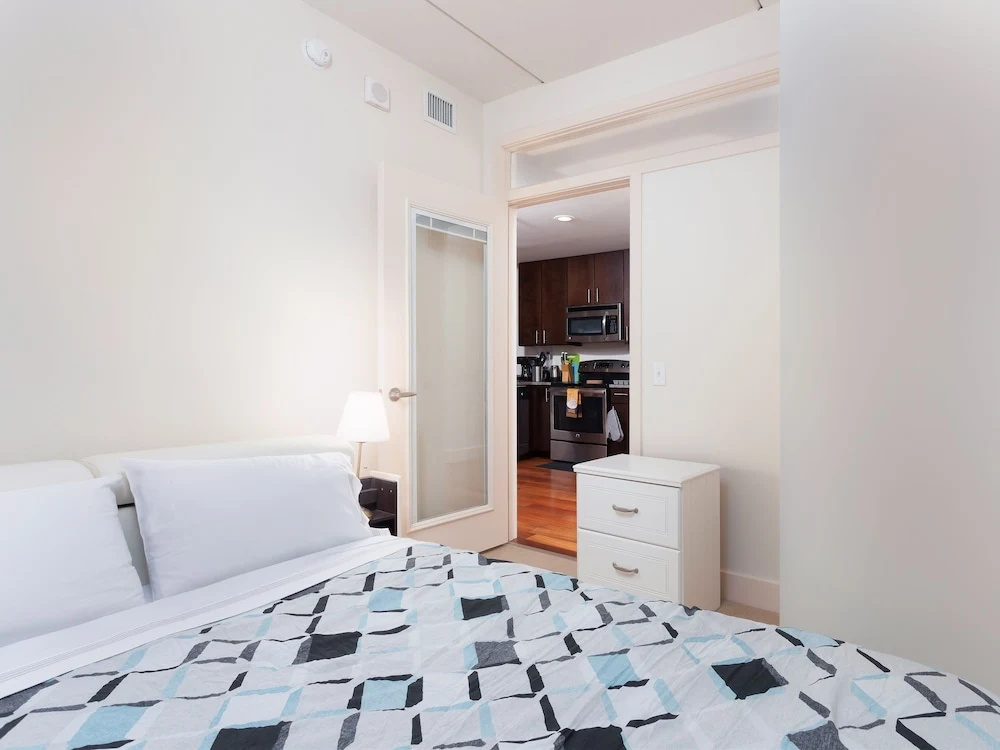 photo 1 of 2br/1ba Apartment Near Rittenhouse Square 2 Bedroom Apts by RedAwning