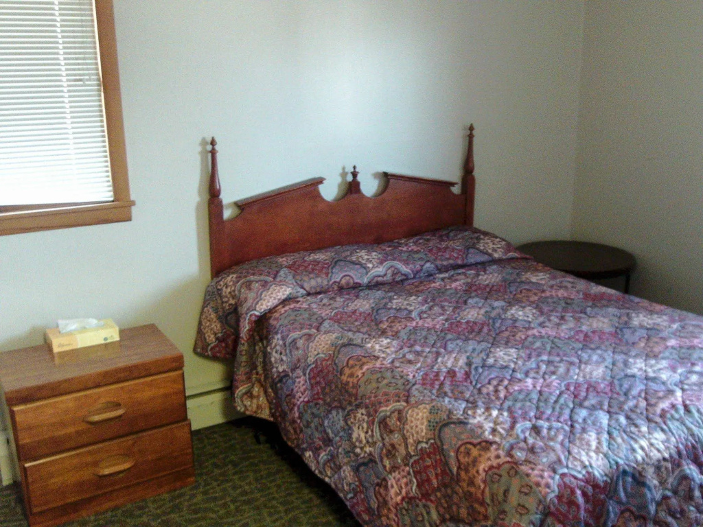 photo 1 of 2nd Street Inn & Suites