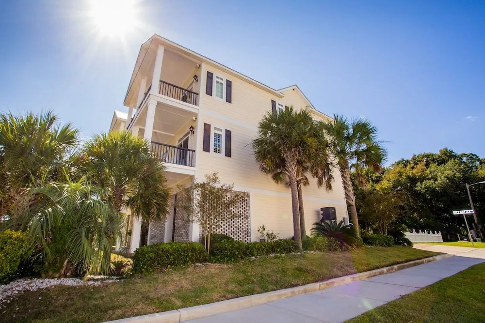 photo 1 of 3 BR Beach House 25th Ave. South Ocean Blvd