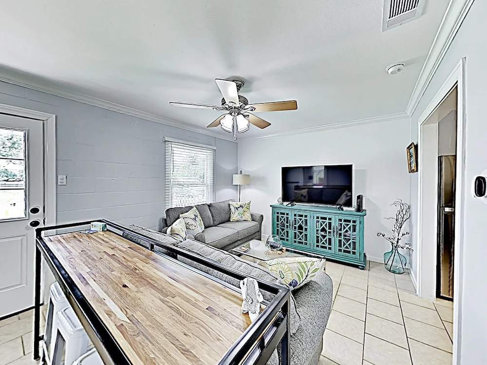 photo 1 of 302 Rockport - 3 Br Home