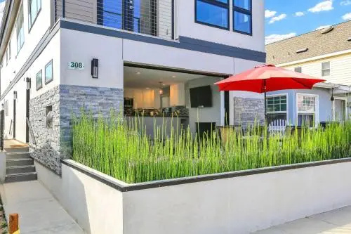 photo 1 of 308 35th Street, Unit A (Lower)