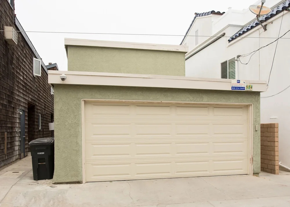 photo 1 of 31st St B (68400)