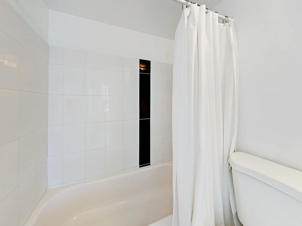 photo 1 of 3226 NE 12th Street Apartment Unit 1 1 Bedroom 1 Bathroom Apts