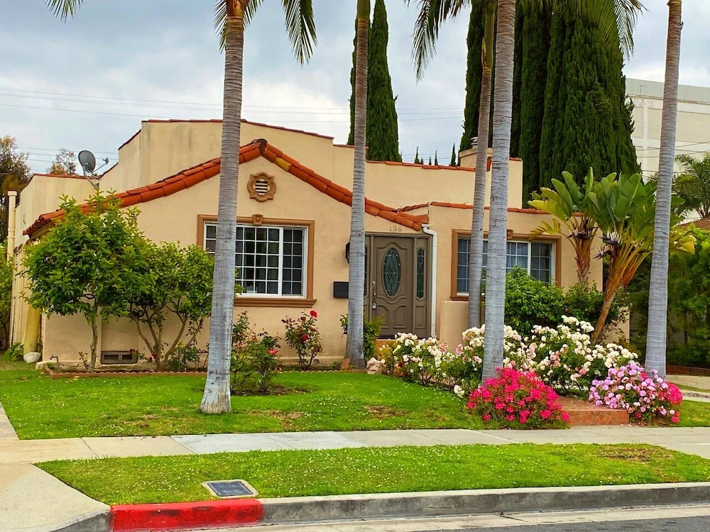 photo 1 of 3Bd Beverly Hills Home