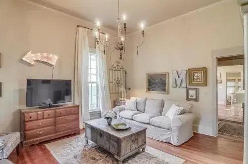 photo 1 of 3Br 2BA Enchanting Nashville Cottage by RedAwning