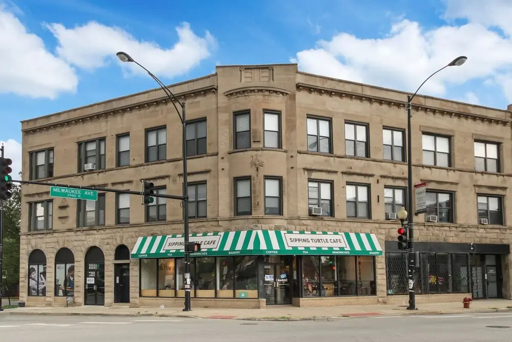 photo 1 of 3BR Apt in Logan Square near Highlights