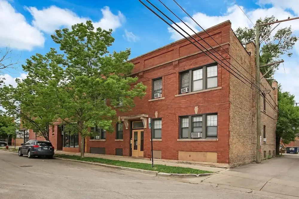 photo 1 of 3BR Comfy Apt in Logan Square