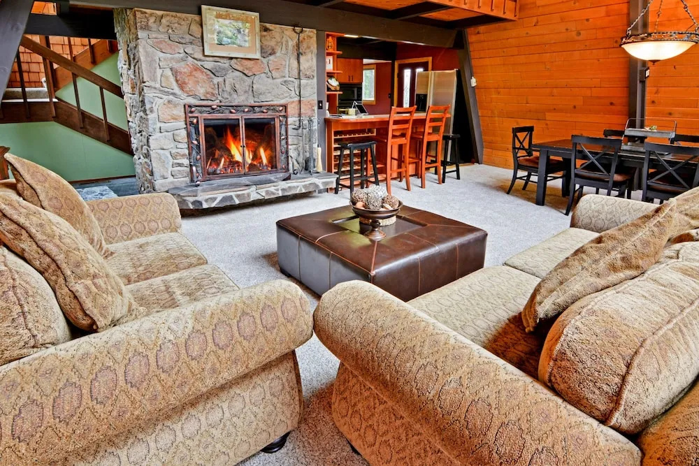 photo 1 of 3br Gem, Walk To Tahoe House Bakery 3 Bedroom Cabin